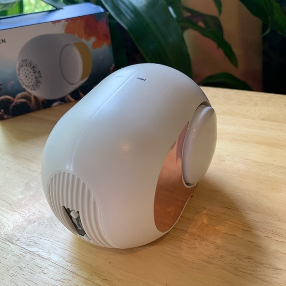 2 Mini Rose Golden Bluetooth Speakers - Picture 7 of 10